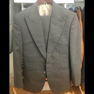 Designer PEAK LAPEL Ash Grey Suit (36S)